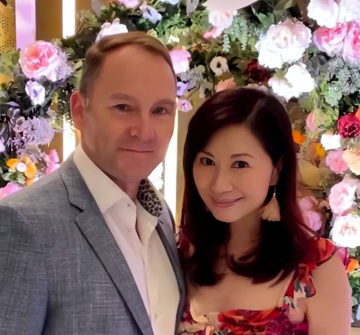 六福珠宝创始人杨宝玲集美貌与才华于一身的港姐冠军