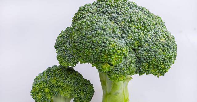 西兰花里有虫子 用清水洗等于吃虫卵 教你一招 虫卵乖乖跑出来 花梗 部分 方法