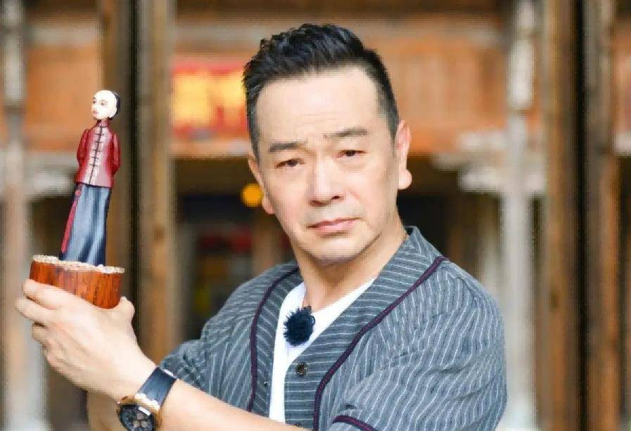 年龄大不等于老戏骨这8位捧成老戏骨的男星个个演技尴尬
