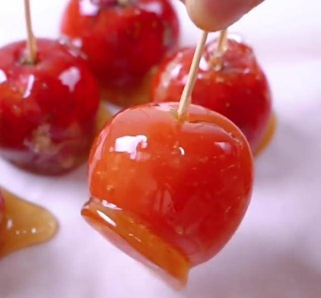 冰糖葫芦,酸甜开胃,孩子超爱吃_山楂_糖浆_小番茄