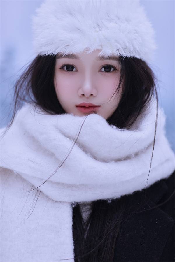 的努力,让孙心娅成功的进入了演艺圈,孙心娅相继参演了《惊魂背靠背》