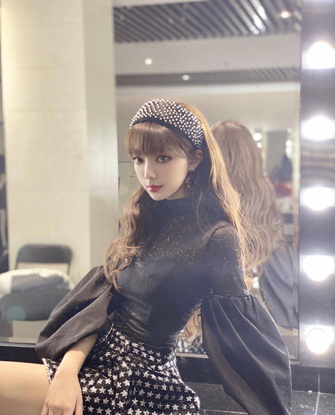 原创金发小宠儿李紫婷三套暗黑系风格穿搭又酷又飒还能甜美高贵