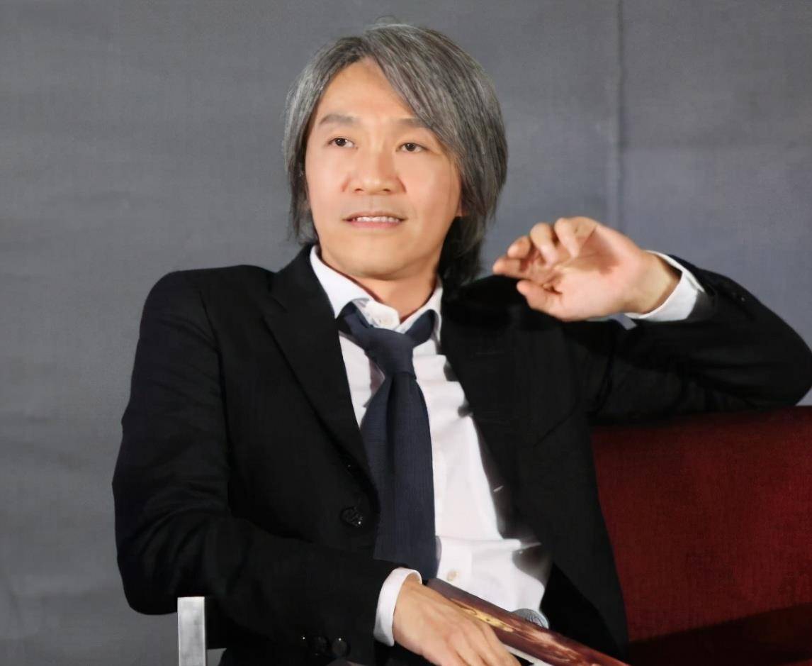 原创葛行于亲妈嫌丑弃养被周星驰看中一举成名如今长成这个样子