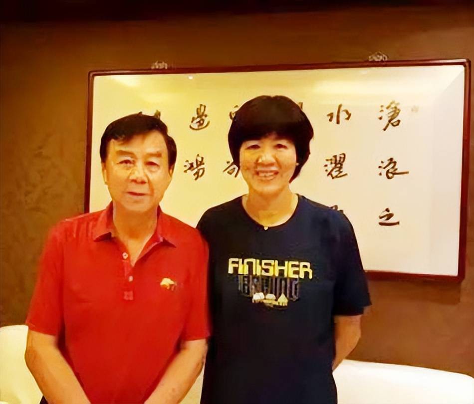 女排功勋教练袁伟民金牌背后的泪与痛退休后弥补对妻儿的愧疚