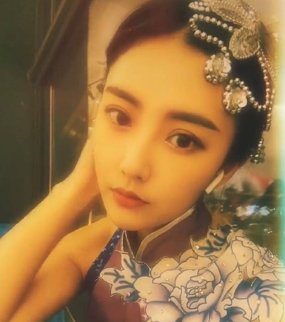 《心动3》郑琴心旗袍装曝光,随手截图,这颜值我没眼花吧?