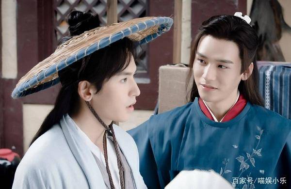 不得不说,他和张哲瀚这一侠侣组合实在惊艳,给人别具一格的感觉,而且