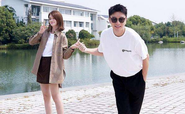 原创贾乃亮和乔欣恋情曝光配文别有深意网友李小璐复合无望了