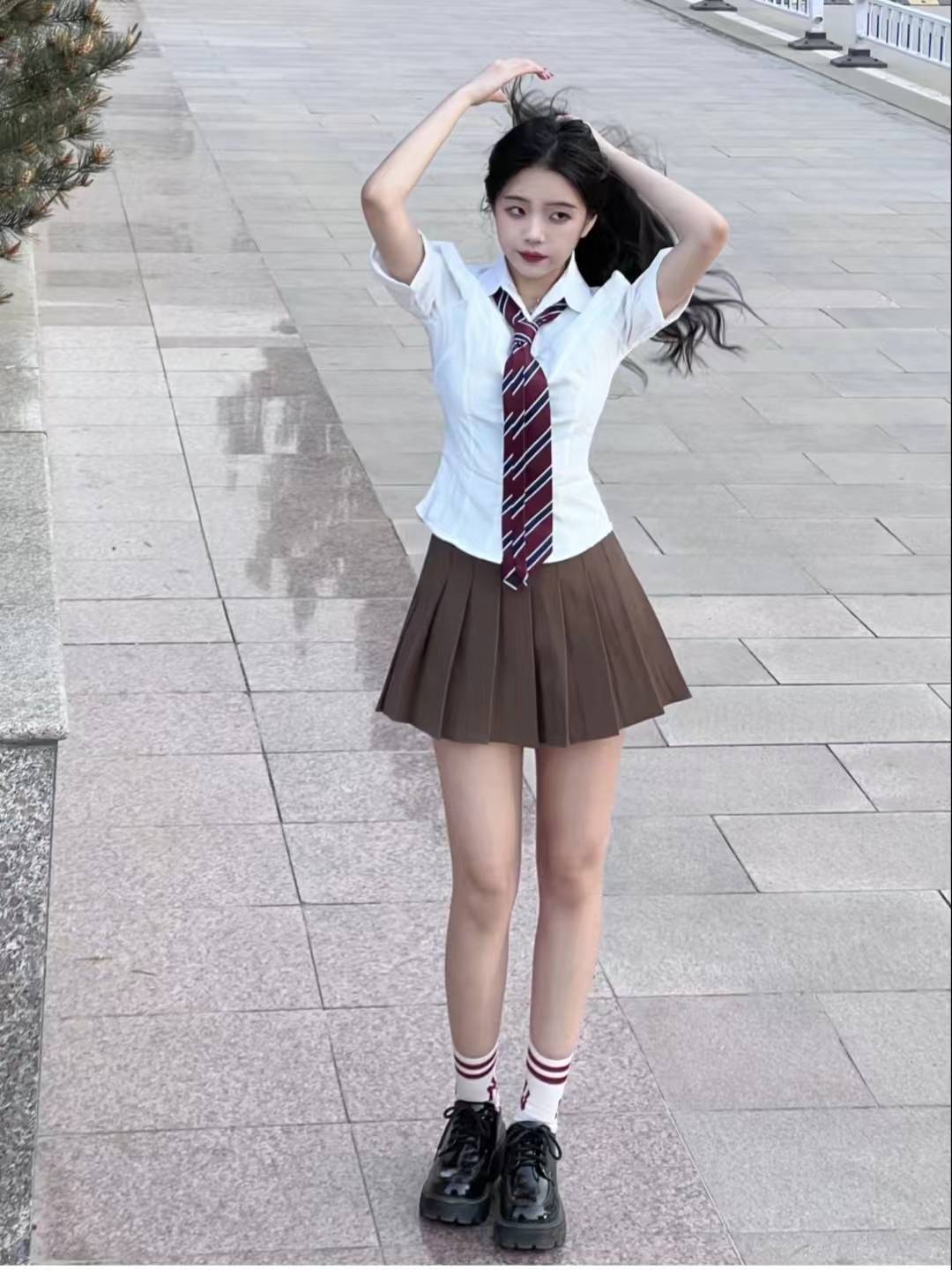 女孩穿搭高腰a字百褶裙怎么搭配好看