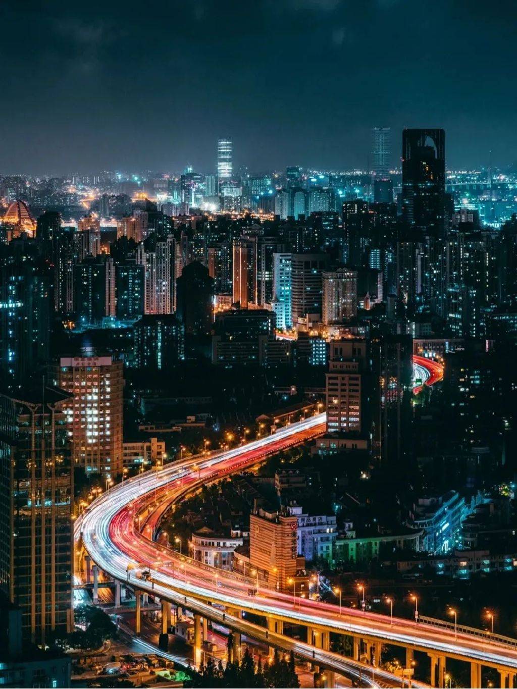 【摄影技巧】城市夜景氛围感怎么拍?-第4张图片-懂百科