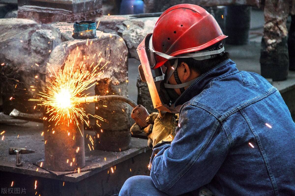 宜兴电焊工最新招聘信息招电焊工2人工期半年焊工400一天