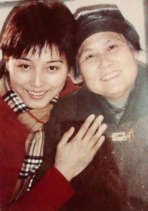 "粉红女郎"张延:嫁给大5岁的张锦程,为爱奔走于香港和北京