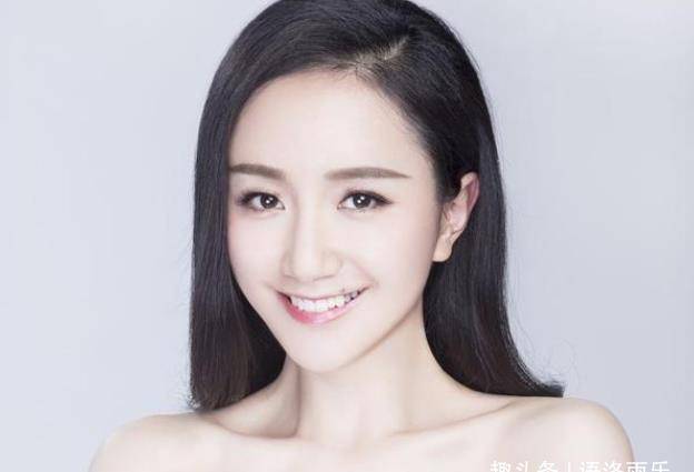 原创黄轩终于官宣了？黄轩女友近照曝光，原来之前早有“端倪”