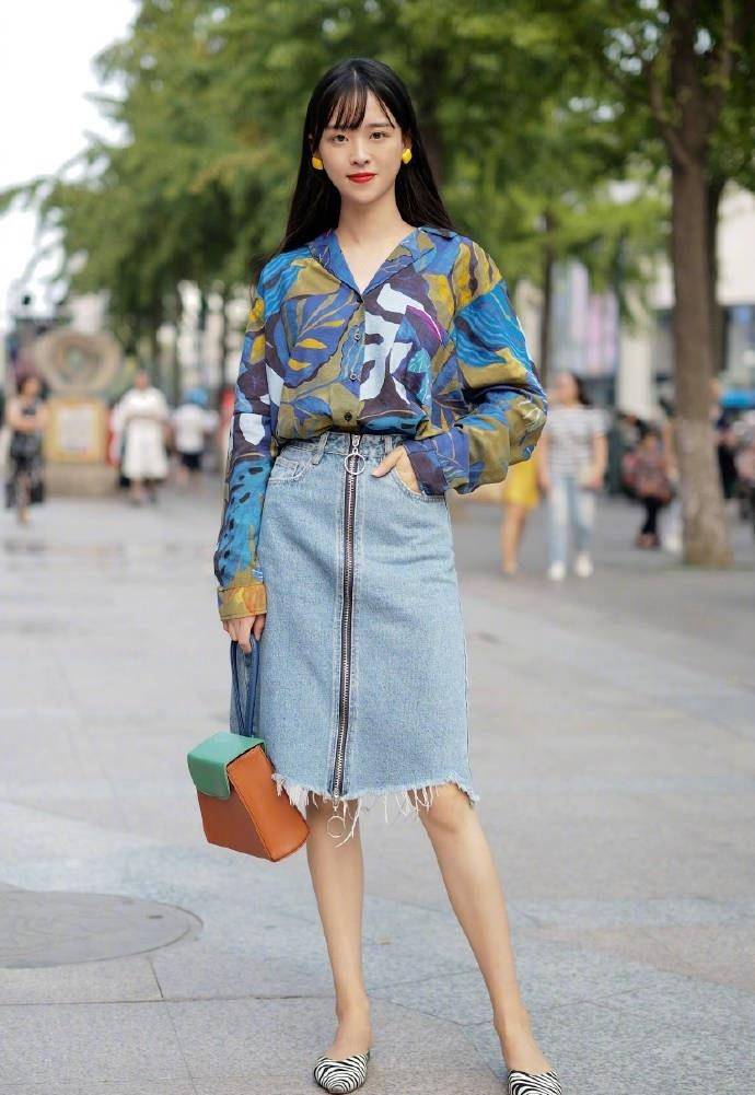 原创街拍高颜值的气质美女别出心裁的时尚穿搭美出天际