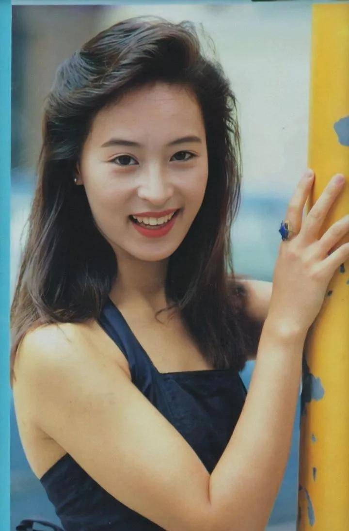 香港明星年轻时的照片图片