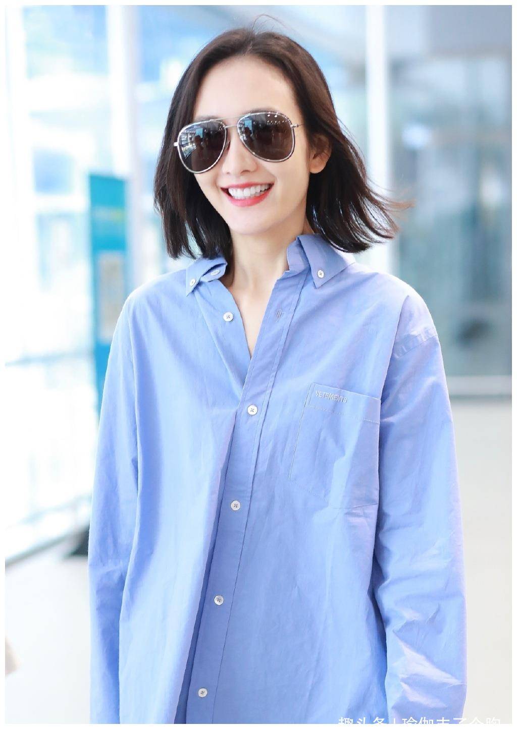 王鸥最新机场私服,蓝色衬衫搭配黑裤子,展现纤细身材显大方气质_身体
