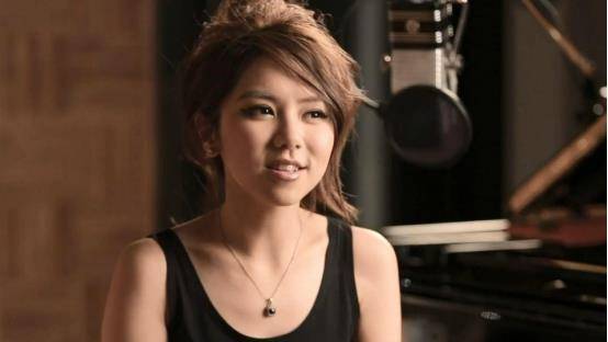 原创邓紫棋早年照片曝光素颜依旧秀美网友羡慕林宥嘉