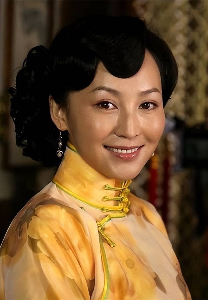 岳丽娜19岁和导演私奔在地下室连生3胎如今丈夫用7部剧捧她