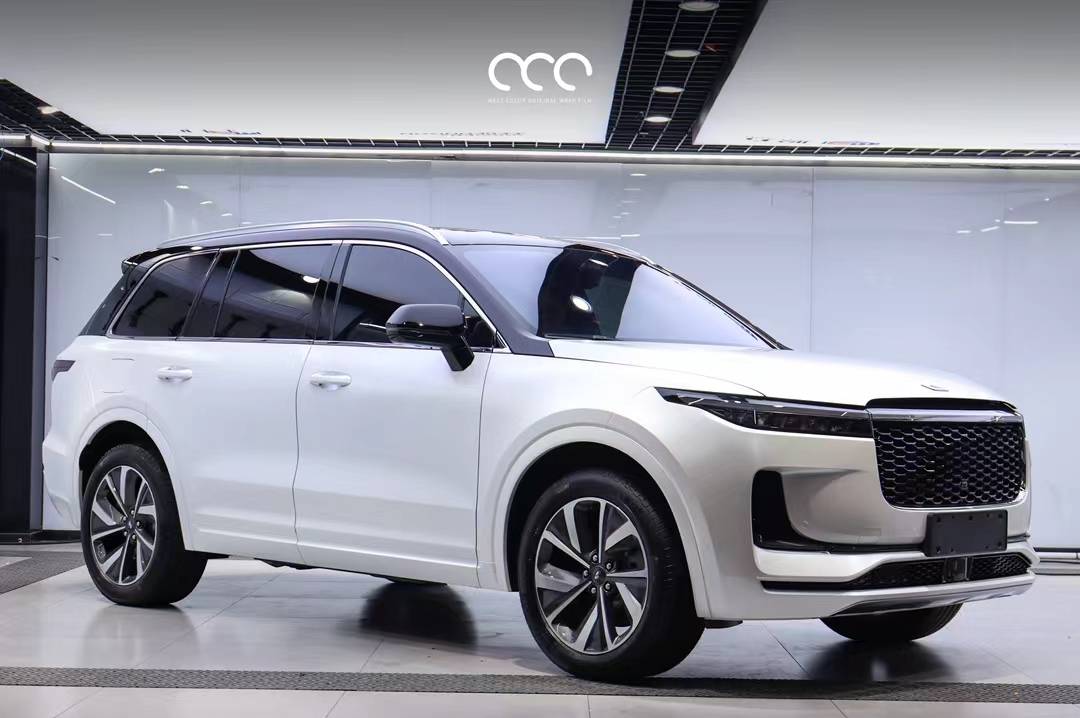 理想one漫彩改色膜电光金属白非常纯粹又高级的白色