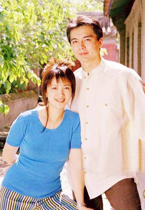 原创演员刘威被何晴甩抛弃小24岁杨若兮娶化妆师51岁老来得子