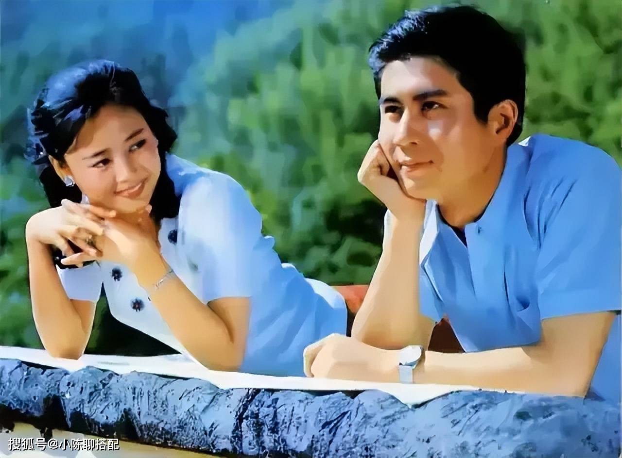 上影“厂花”张瑜,65岁穿着简约大方,到老也优雅