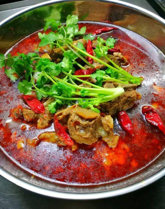 原创这款神秘香料真厉害只需1克就让红汤羊蝎子芳香扑鼻