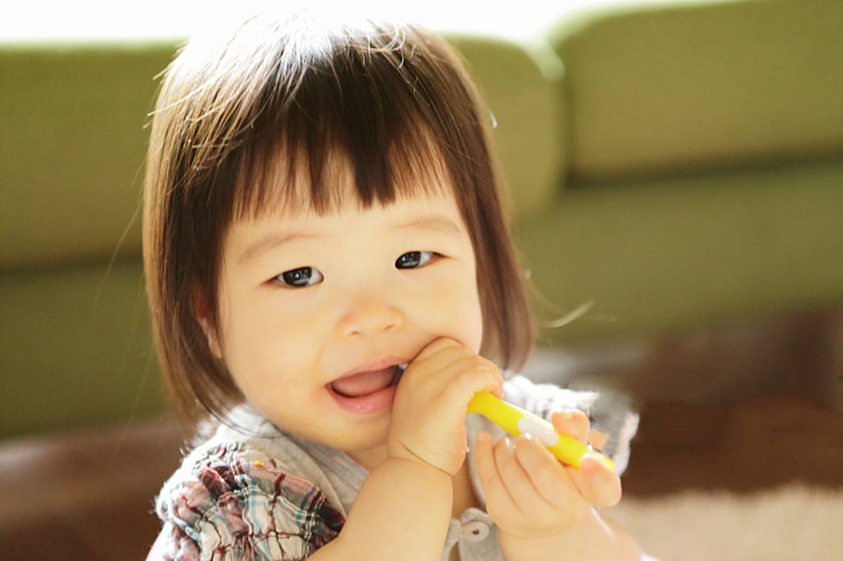 宝宝啥时候开始刷牙？不是你以为的2岁后,正确的护牙方式你要懂