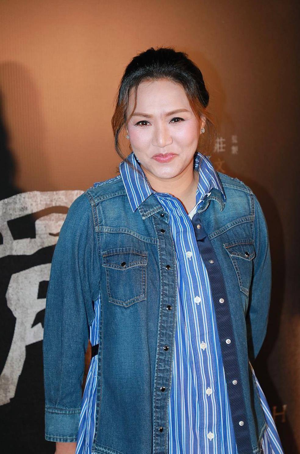原创黎瑞恩20岁爆红29岁嫁豪门中年离异后患癌如今49岁带俩娃