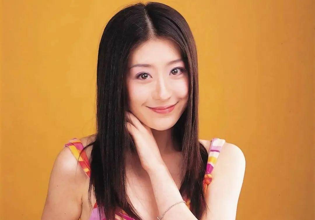 当年,周星驰为电影《少林足球》举办海选,在广州念大学的李卉从几千人