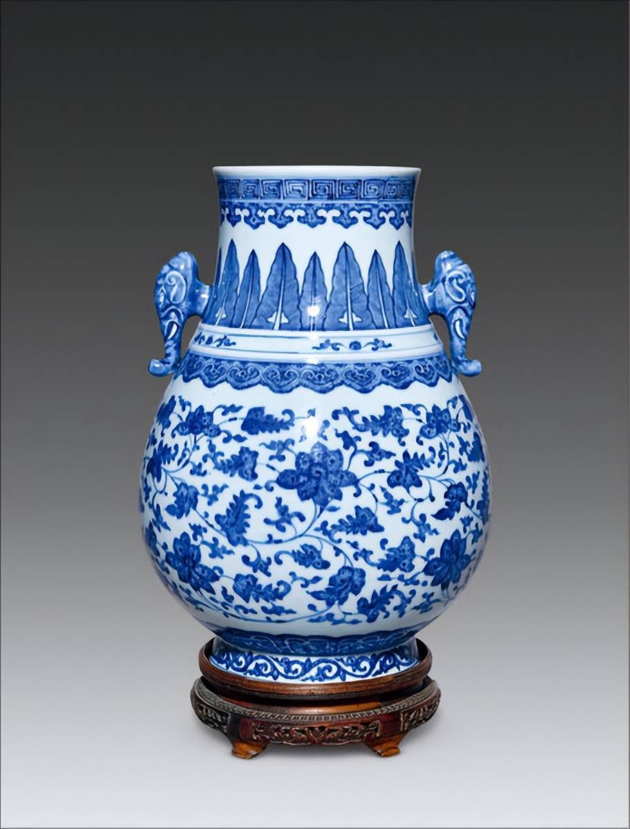 中国瓷器的主流品种青花瓷三