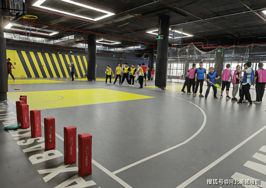 原创美诺团建案例石家庄拓展知名科技公司40人室内半天飞盘主题团建