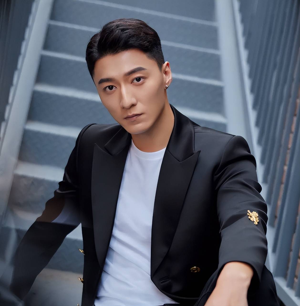 34岁金泽灏官宣结婚!