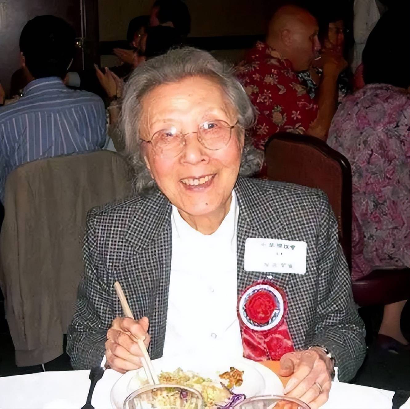 张学良之女张闾瑛:拒做豪门妇甘为布衣妻,今106岁仍健在!