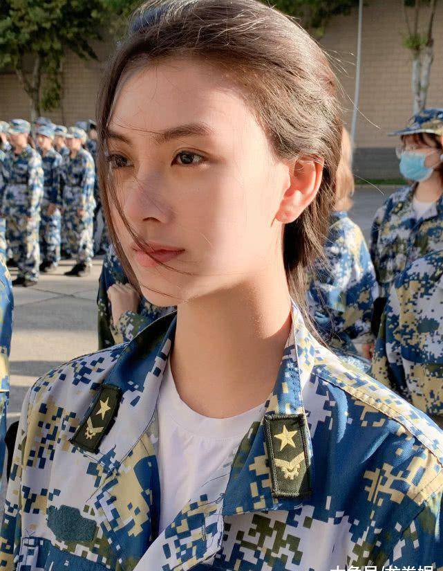 北电表演系女生晒军训照!脸盲症患者彻底懵了!_美女_新生_都是没