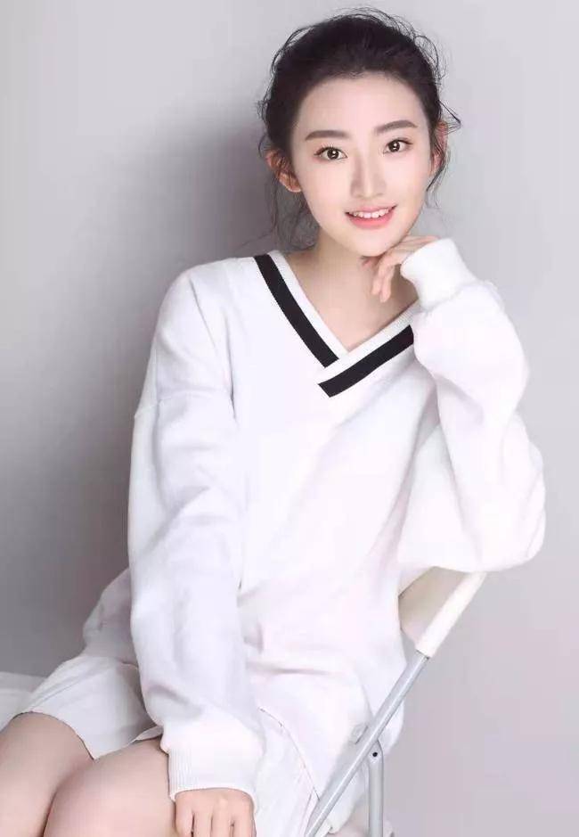 原创杨雨潼新生代演员灵气十足演技满满