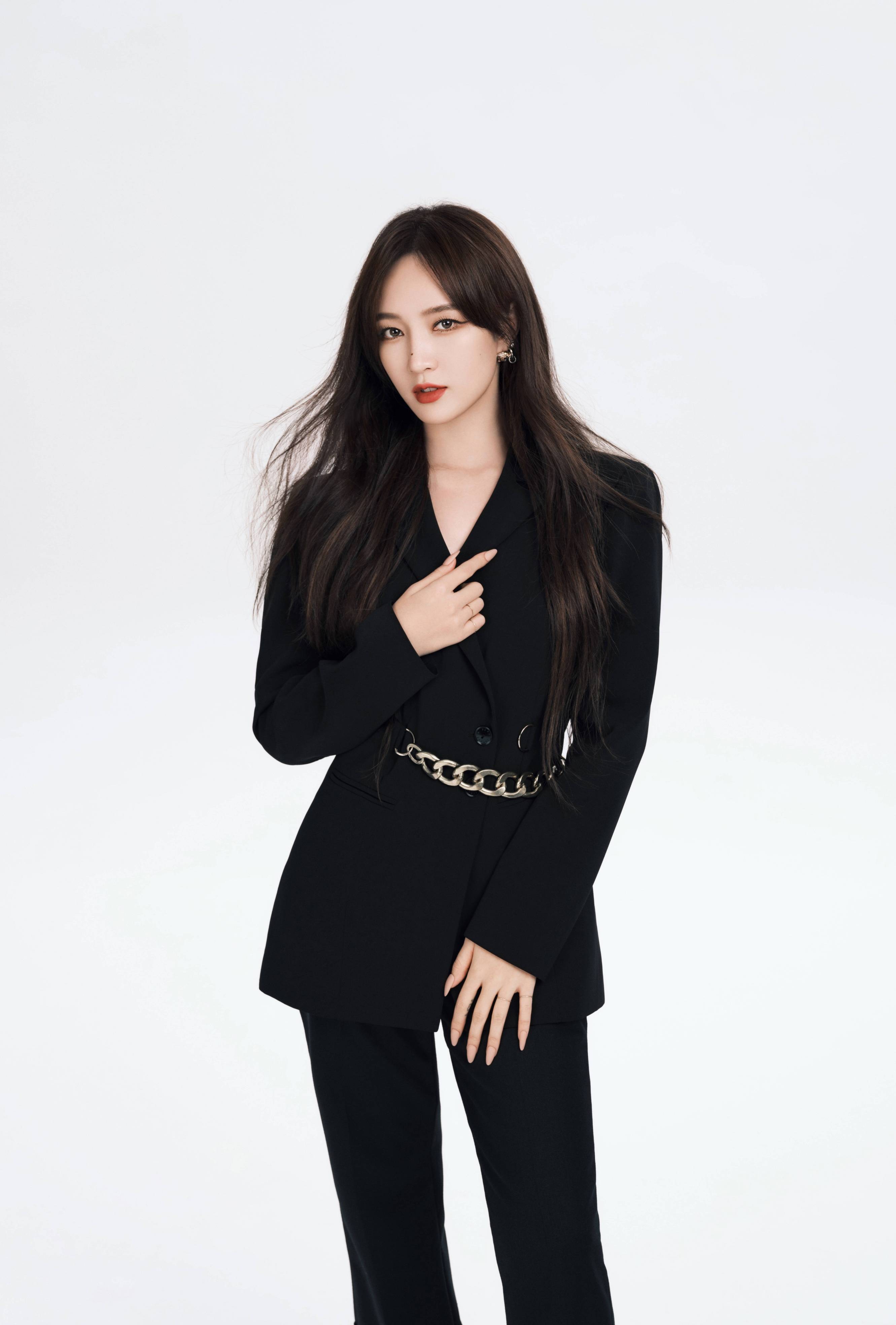 对女明星要求好高,网友吐槽孟佳太胖不好看,本人回应会好好减肥_檀健