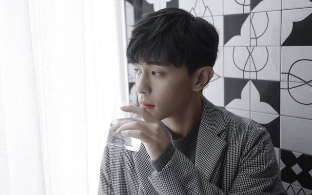 以下几位单眼皮男神都足以勾人舔屏,哪个才是你的菜呢?