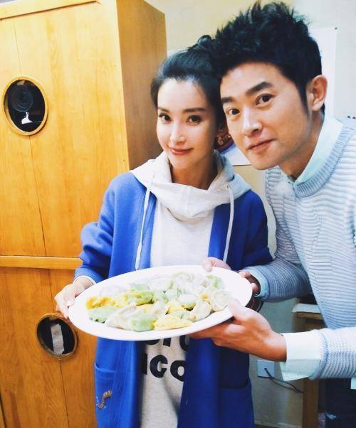 原创任泉35岁娇妻曝光原来是我们熟悉的她难怪看不上李冰冰