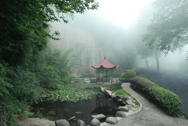 浙江有一避暑天堂走红，夏季气温不到30度，还有江南第一山之称