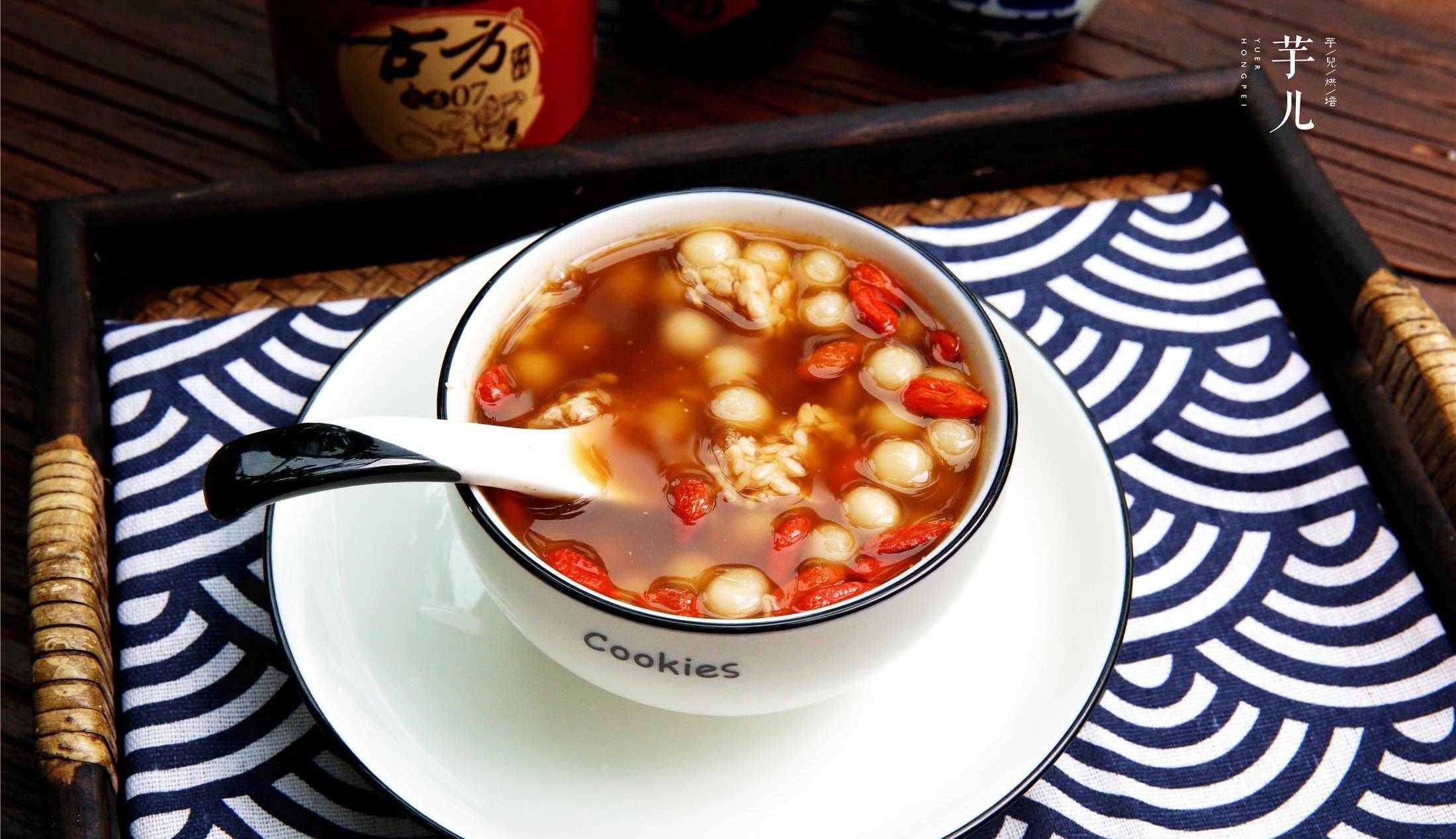 红糖酒酿小丸子,简单美味,喝一碗暖身又暖胃!冬天,女人要常吃