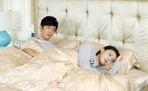 而李东旭在与孙佳媛结婚之后慢慢的被孙佳媛的天真与可爱所打动,被孙