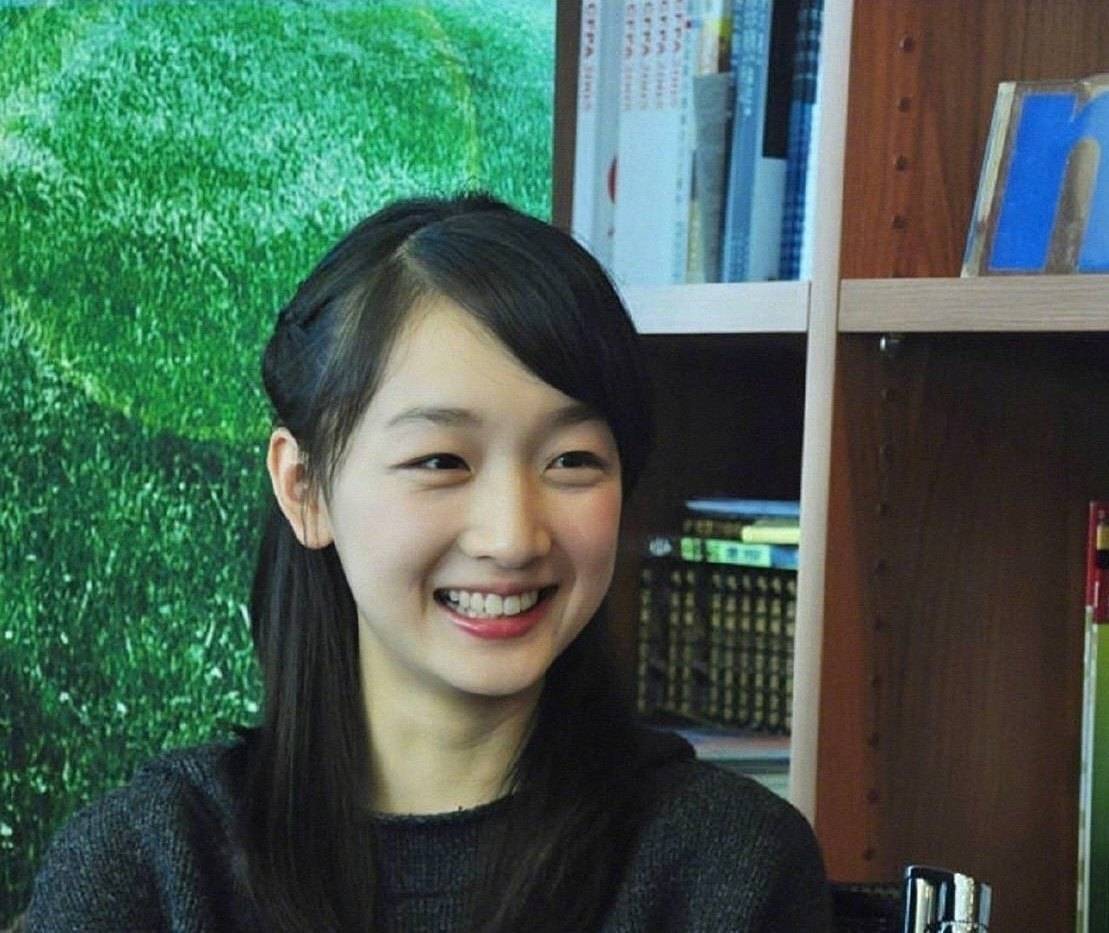 周冬雨长发有多美神似袁湘琴元气满满谁还敢说她没女人味