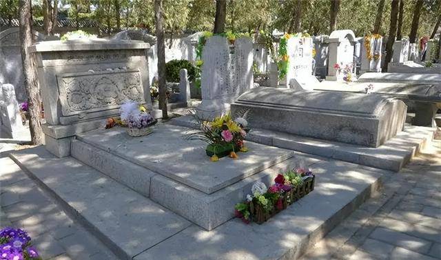 高层一直保密,40年后公开身份,他是谁_阎又文_墓地_坟墓