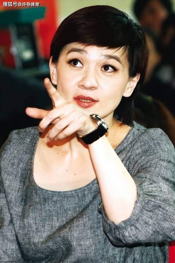 柯以敏在整理丈夫遗物时,才发现丈夫在暗中长期养着情人