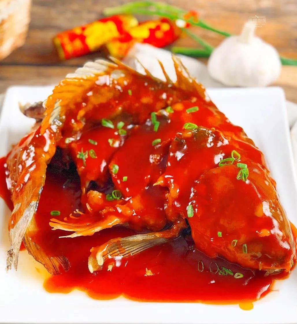 原创春节吃鱼有讲究留头留尾年年有余