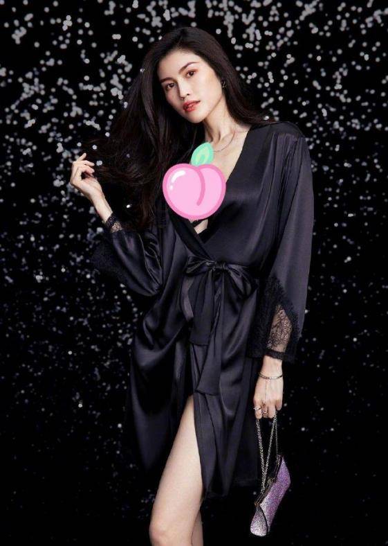 何穗近况曝光,和父亲买菜被媒体误认为新恋情,被渣男骗财骗色_奚梦瑶