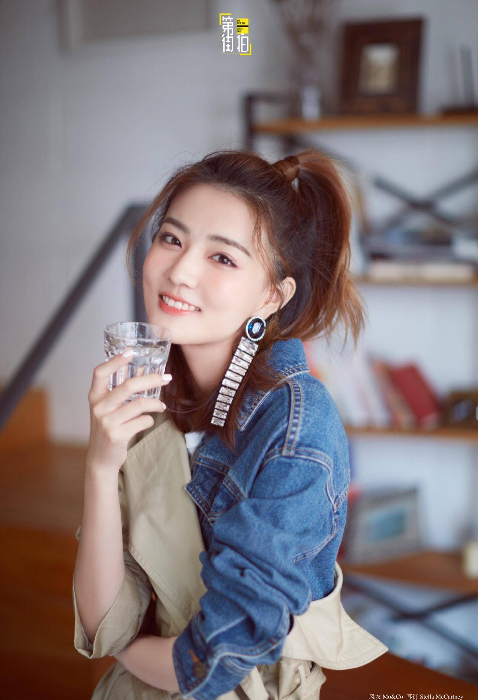 作为甜美系女明星,她给人的感觉甜度满满,但其实她本人的身材堪称宝藏