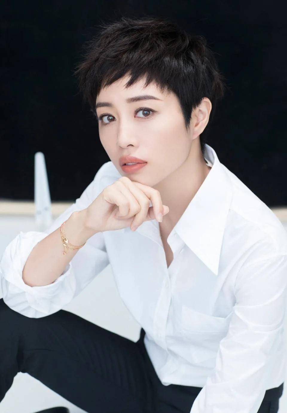 原创演员张龄心嫁给北电老师结婚26年零绯闻