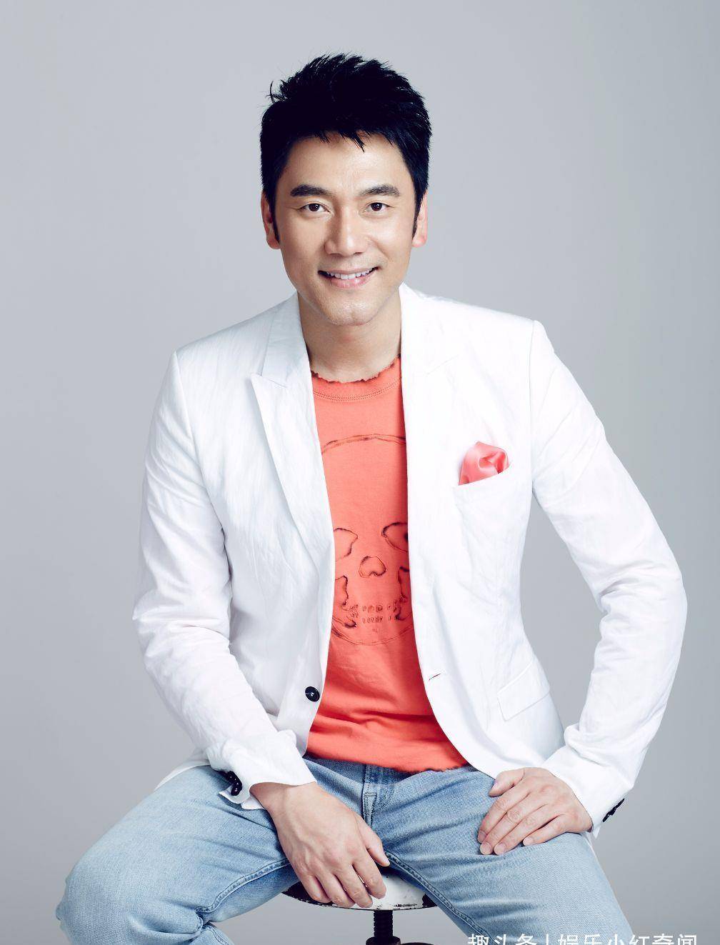 林依轮晒儿子近照,大方曝光儿子憨厚小名,长子太美被认成女儿?