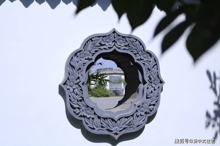 中式园林景观设计之什锦窗砖雕镂空窗