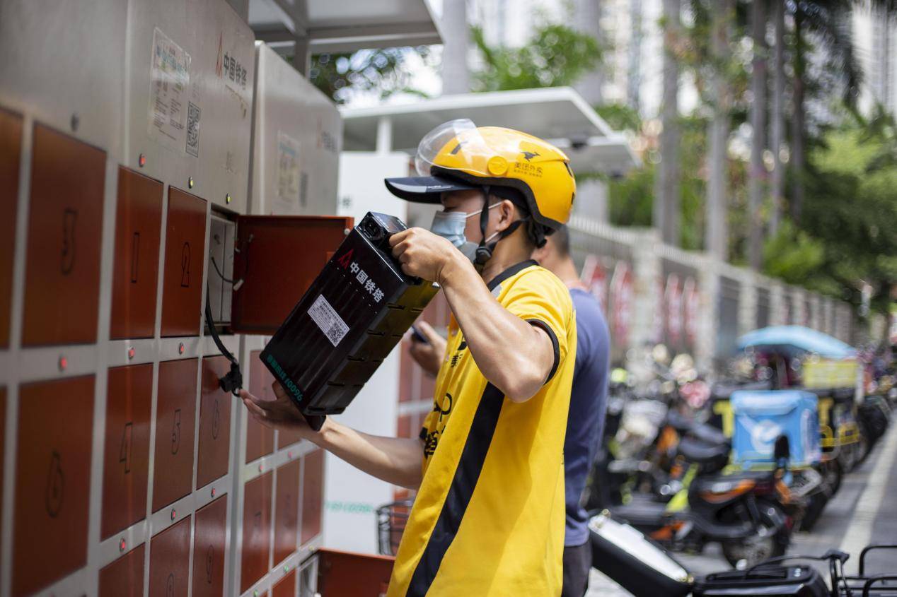 中国铁塔换电服务超6亿次,减少碳排放超170万吨_充电_电池_刘春华